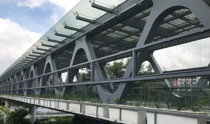 东兴论管桁架结构工程弯管加工防锈处理的方法